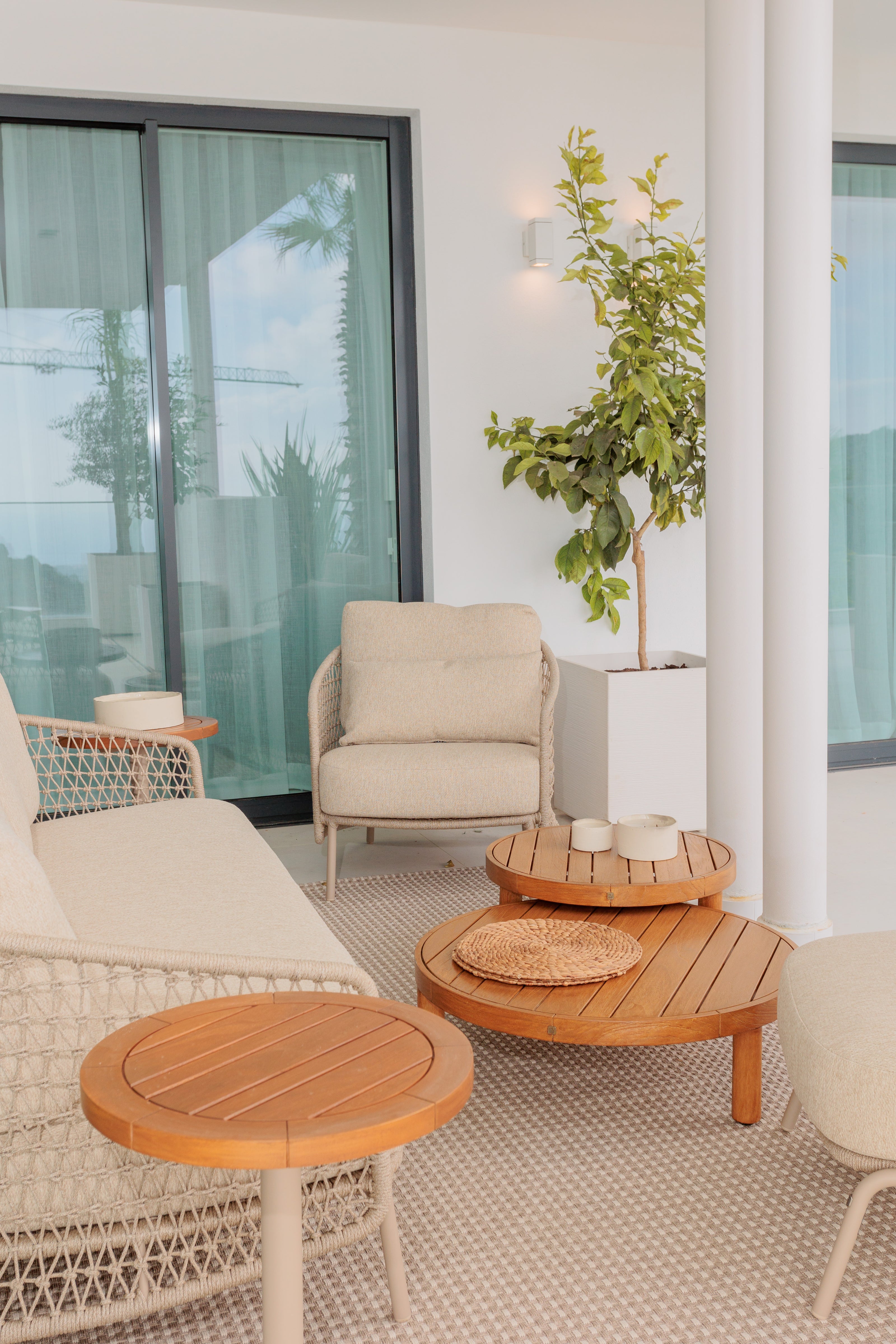 outdoor furniture with sofa and coffee table in teak available in el jigueron, estepona, fuengirola, costa del sol.