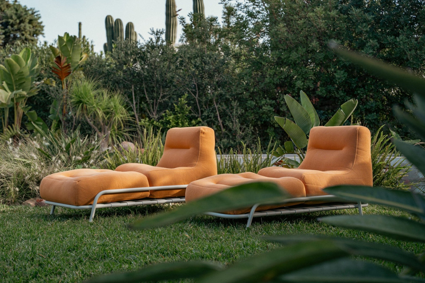 Sitpool Sunbed with Sitpool base - Ideal Furniture ES