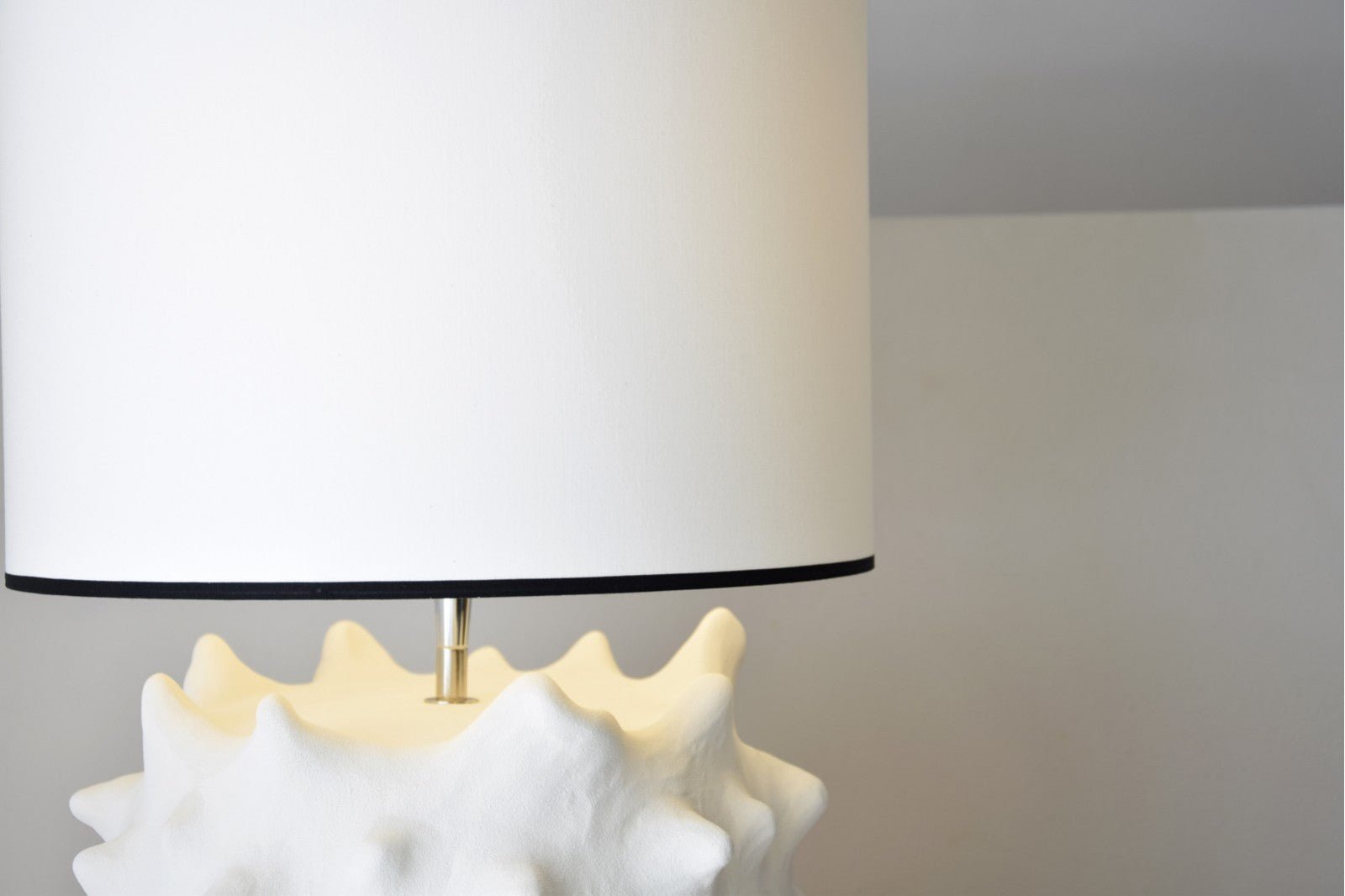 Solar Small White Lamp - Ideal Furniture ES